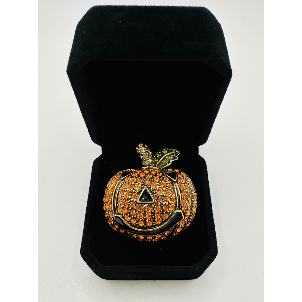 Heidi Daus "Smashing Pumpkin"Jack-O-Lantern Brooch Orange Crystal Halloween Pin